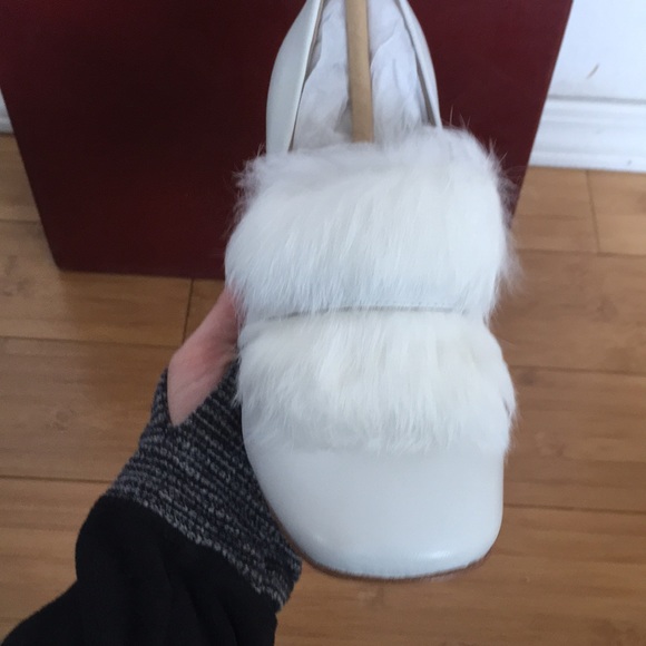 Donald Pliner Faune white leather fur heels - Picture 3 of 5